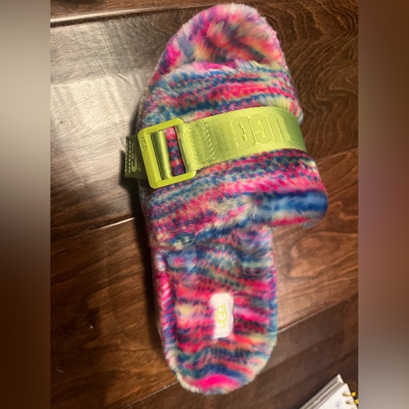 Ugg women 8 multicolor logo platform fluffita pixelate NWOB buckle new w/out box - Picture 7 of 7